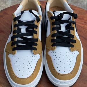 Nike Women's Air Jordan 1
Elevate Low Rookie of the Year Retro